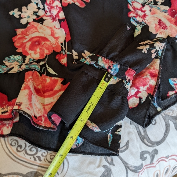 Living Doll Floral Shorts - Picture 9 of 10